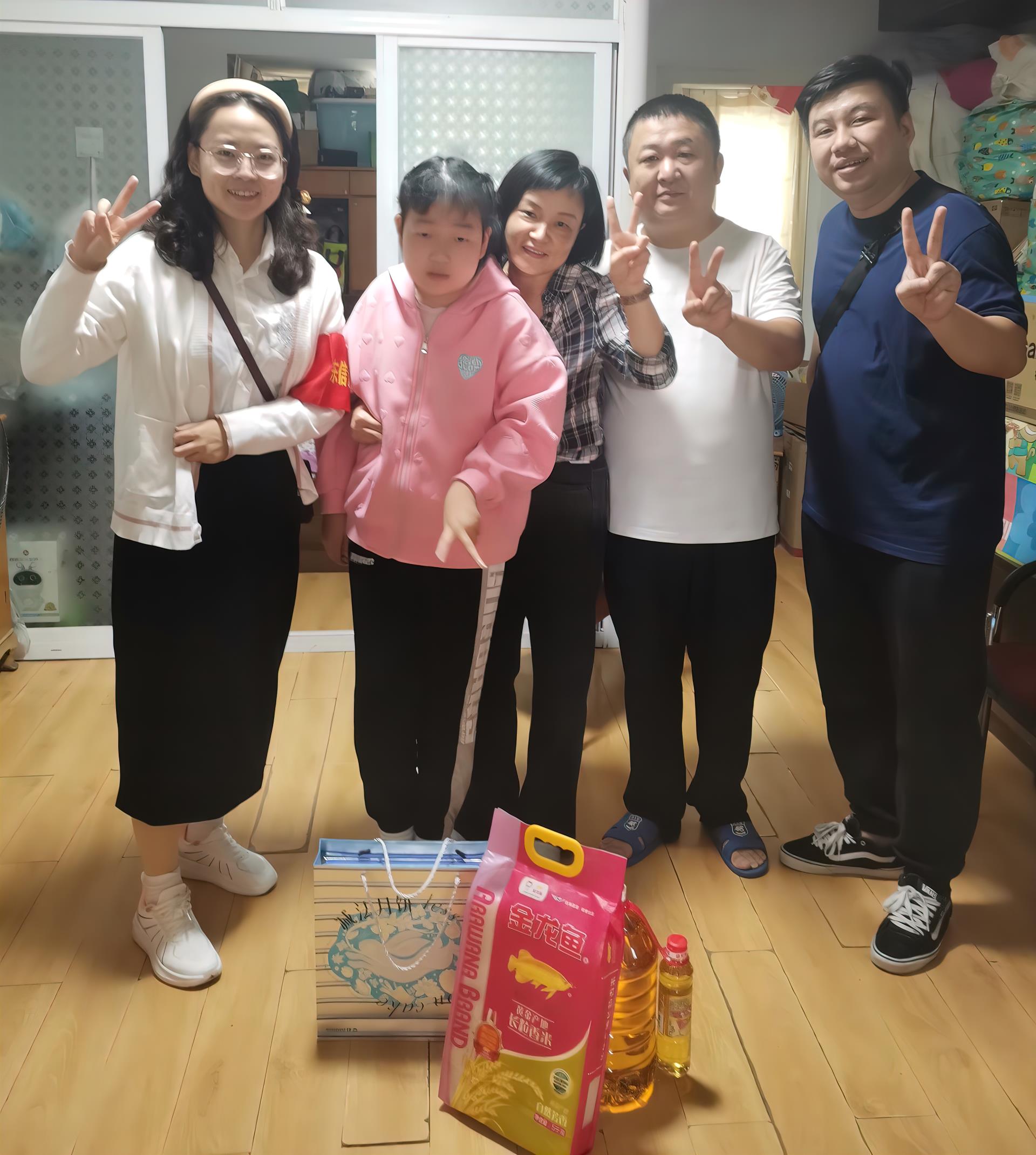 情暖中秋，與愛同行——東信醫(yī)藥團支部慰問結(jié)對幫扶兒童